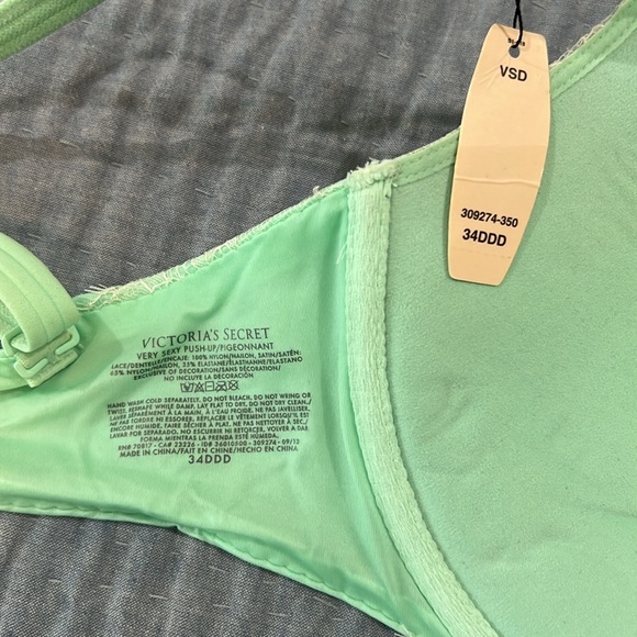 Victoria’s Secret Very Sexy Push-Up Bra 34DDD NEW - Picture 4 of 4